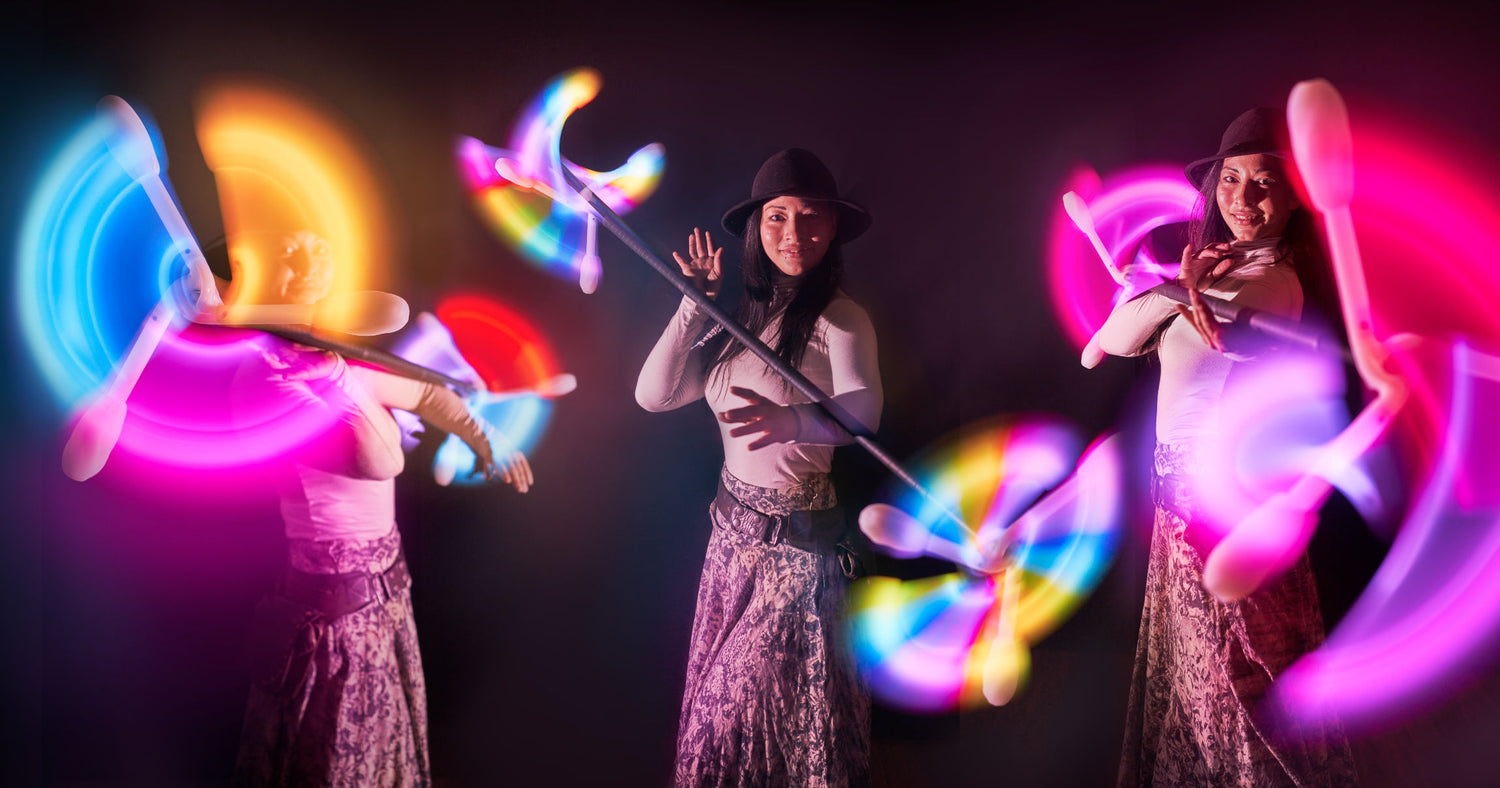 Threeworlds Lumi LED Dragon Live Group Shot